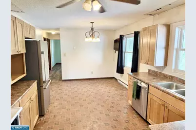 3919 8th Ave E, Hibbing, MN 55746 - Photo 8