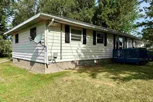 3919 8th Ave E, Hibbing, MN 55746 - Photo 2