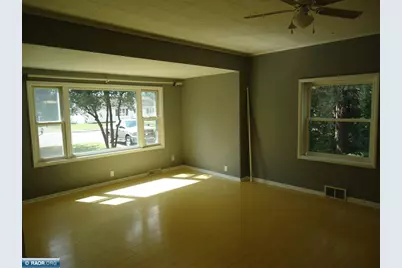 539 E 39th St., Hibbing, MN 55746 - Photo 4