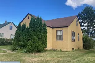 626 1st St, Nashwauk, MN 55719 - Photo 2