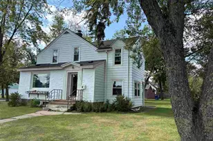 2027 12th Ave E, Hibbing, MN 55746 - Photo 6