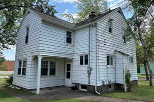 2027 12th Ave E, Hibbing, MN 55746 - Photo 4