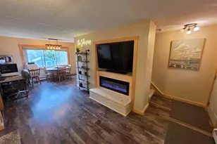 313 Forest St, Buhl, MN 55713 - Photo 10