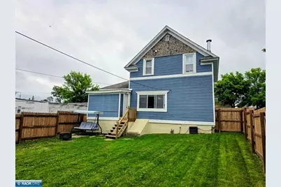 313 Forest St, Buhl, MN 55713 - Photo 4