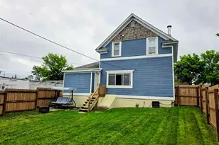 313 Forest St, Buhl, MN 55713 - Photo 4