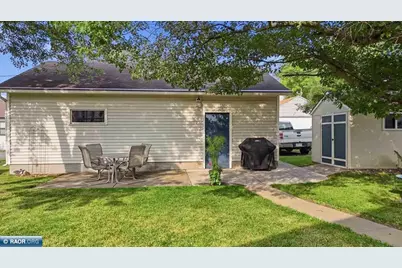 217 Chandler Ave, Eveleth, MN 55734 - Photo 38
