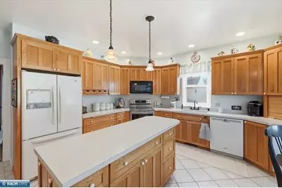 217 Chandler Ave, Eveleth, MN 55734 - Photo 10