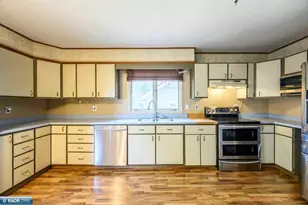 2120 W 2nd Ave, Hibbing, MN 55746 - Photo 8