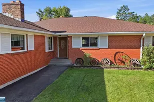 1408 Gray Dr, Hibbing, MN 55746 - Photo 2