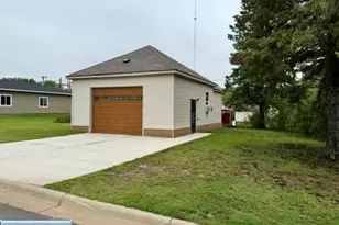 101 State St, Buhl, MN 55713 - Photo 2