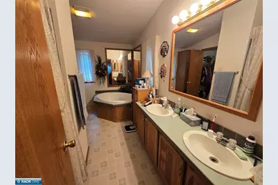 204 Congdon Ave, Coleraine, MN 55722 - Photo 4