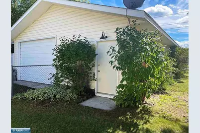 32 Astor Rd, Babbitt, MN 55706 - Photo 4