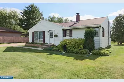 723 Maple Dr, Aurora, MN 55705 - Photo 2
