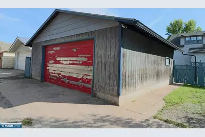 215 11th St S, Virginia, MN 55792 - Photo 6