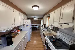 611 W 33rd St, Hibbing, MN 55746 - Photo 4