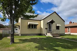629 3rd St, Nashwauk, MN 55769 - Photo 1