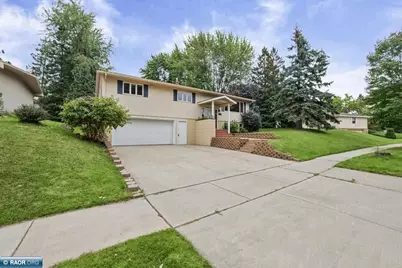 407 Mesabi Dr., Hibbing, MN 55746 - Photo 2