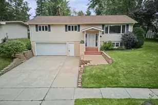 407 Mesabi Dr, Hibbing, MN 55746 - Photo 48