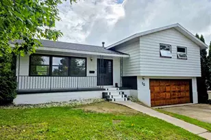 15 11th St NW, Chisholm, MN 55719 - Photo 1