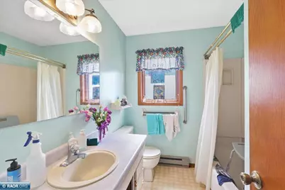 323 7th St NE, Chisholm, MN 55719 - Photo 10