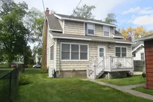 2122 E 5th Ave, Hibbing, MN 55746 - Photo 2