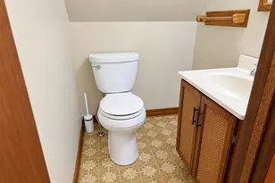 621 NW 4th St, Chisholm, MN 55719 - Photo 12