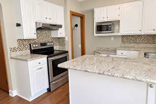 621 NW 4th St, Chisholm, MN 55719 - Photo 2