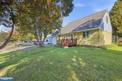 205 Hampshire Dr, Hoyt Lakes, MN 55768 - Photo 2