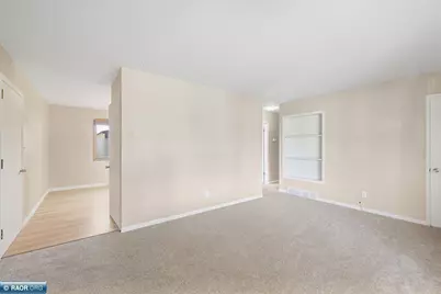 205 Hampshire Dr, Hoyt Lakes, MN 55768 - Photo 6