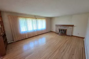 203 Access St, Hibbing, MN 55746 - Photo 14