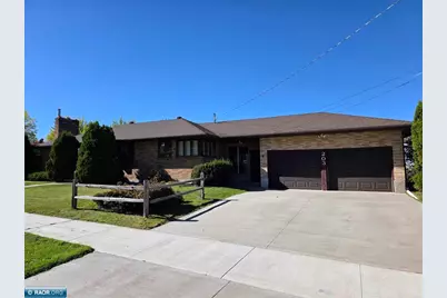 203 Access St, Hibbing, MN 55746 - Photo 2
