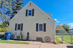 1980 E 25th St, Hibbing, MN 55746 - Photo 28