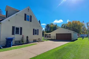 1980 E 25th St, Hibbing, MN 55746 - Photo 2