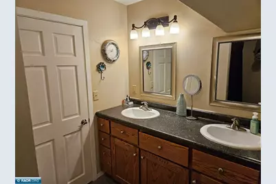 327 S 9th St, Virginia, MN 55792 - Photo 24