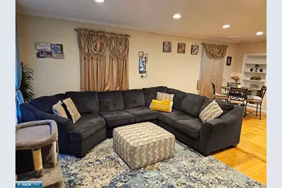 327 S 9th St, Virginia, MN 55792 - Photo 12