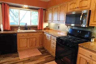806 N 7th St, Virginia, MN 55792 - Photo 6