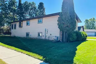 635 8th St NW, Chisholm, MN 55719 - Photo 8