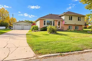 8388 Balsam Dr, Mountain Iron, MN 55768 - Photo 2