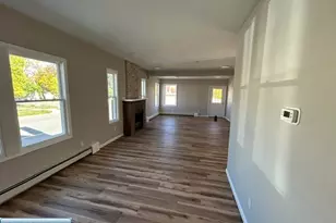 2303 E 2nd Ave, Hibbing, MN 55746 - Photo 2