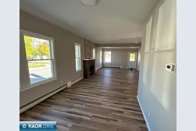 2303 E 2nd Ave, Hibbing, MN 55746 - Photo 6