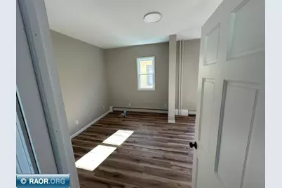 2303 E 2nd Ave, Hibbing, MN 55746 - Photo 14
