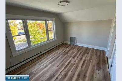 2303 E 2nd Ave, Hibbing, MN 55746 - Photo 2