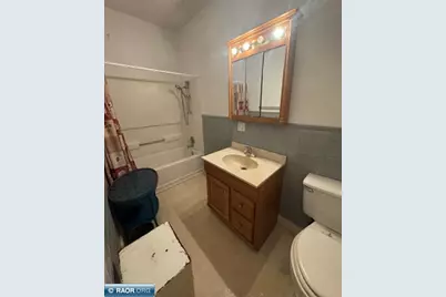 1219 E 13th St, Hibbing, MN 55746 - Photo 10