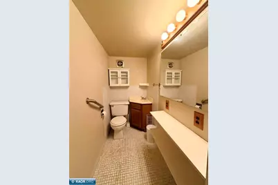 2113 E 10th Avenue, Hibbing, MN 55746 - Photo 18