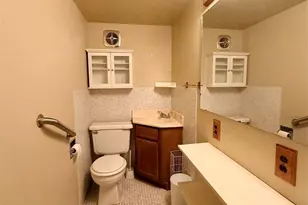 2113 E 10th Ave, Hibbing, MN 55746 - Photo 18