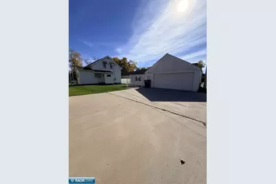 2113 E 10th Avenue, Hibbing, MN 55746 - Photo 22