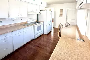 2113 E 10th Ave, Hibbing, MN 55746 - Photo 8