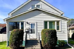 2113 E 10th Ave, Hibbing, MN 55746 - Photo 1