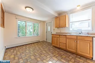 212 S 8th St, Virginia, MN 55792 - Photo 10