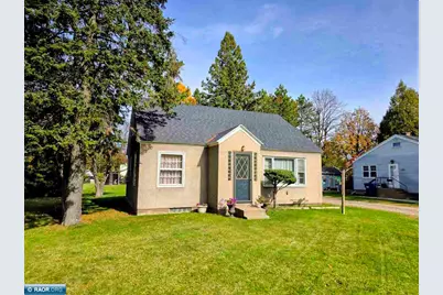 1945 E 26th St, Hibbing, MN 55746 - Photo 2